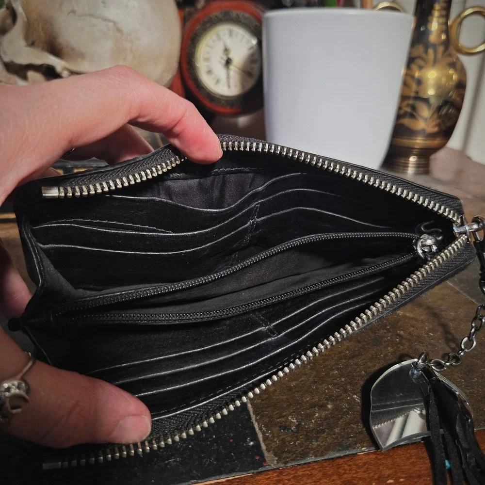 Coach New York Black Leather Zip Around Long Wallet Silver Tone‎ Hardware